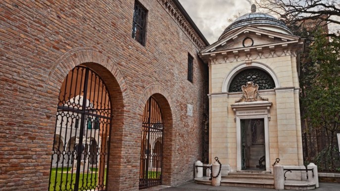 Il mistero della tomba di Dante che si trova a Ravenna
