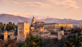 Alhambra di Granada, la maestosa cittadella araba in Andalusia