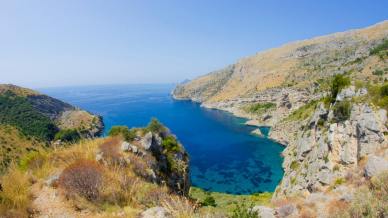 Alla scoperta della Baia di Ieranto, dove Ulisse incontrò le Sirene