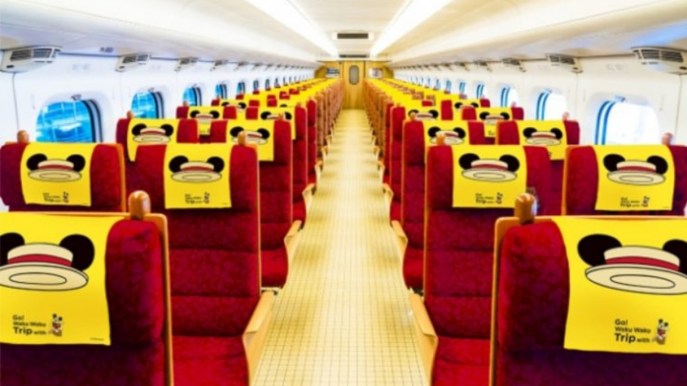 In Giappone ora si può viaggiare sul treno di Topolino