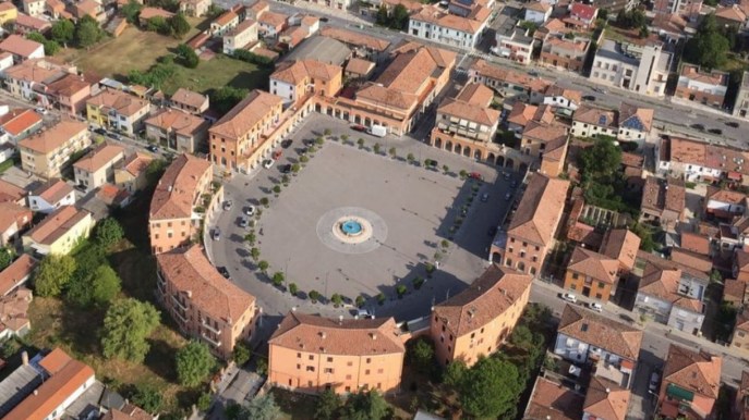 Tresigallo, la città metafisica immersa nella pianura di Ferrara