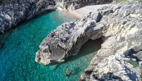 Le calette più nascoste dell’Albania da scoprire solo in barca
