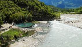 Le piscine termali di Bënja, in Albania