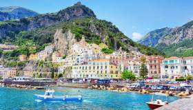 L’itinerario via mare che ti permette di riscoprire la Costiera più bella d’Italia