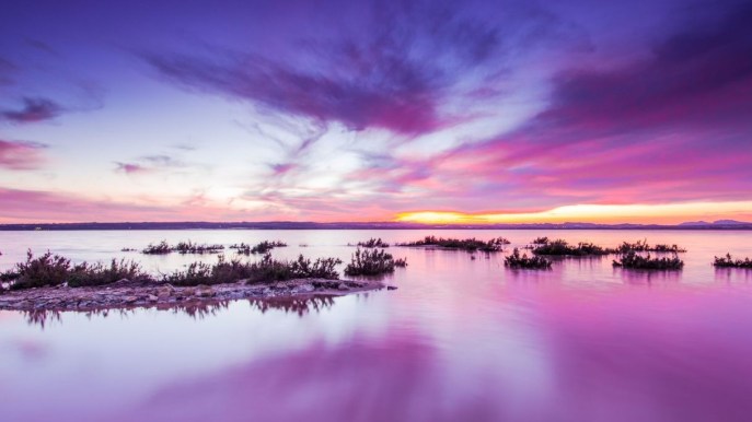 Anche la Spagna ha il suo lago rosa: è la laguna di Torrevieja