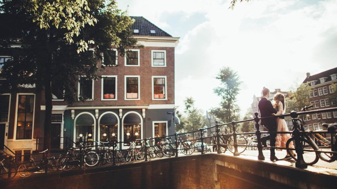 Se vuoi visitare la vera Amsterdam, puoi sposare un abitante per un giorno