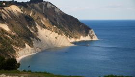 Alla scoperta del Trave di Ancona, il fascino segreto della Riviera del Conero