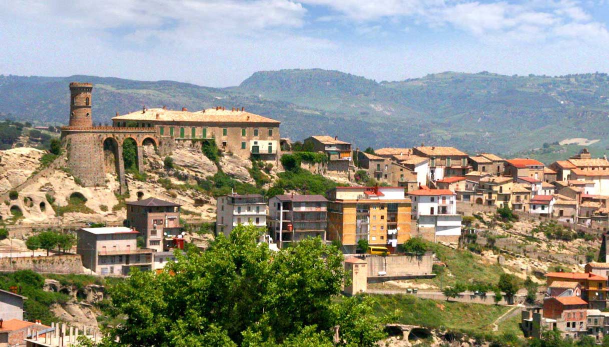 Caccuri il romantico all'ombra del castello