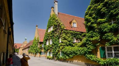 Fuggerei, il quartiere dove l’affitto costa meno di un euro l’anno