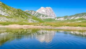 I migliori percorsi a piedi da fare in Abruzzo in estate