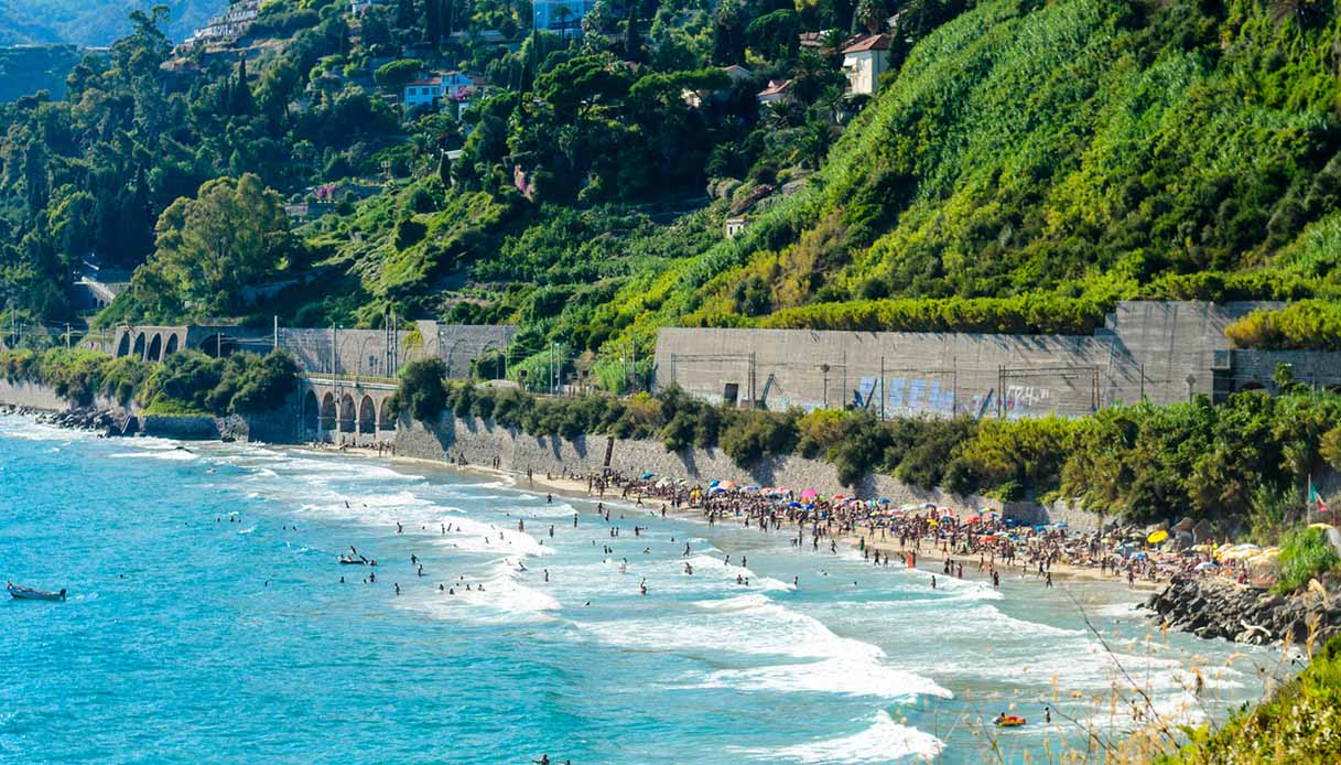 Vacanze estive: la top 10 delle spiagge gay in Italia