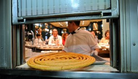 I churros (con la cioccolata calda) più buoni di Madrid si mangiano qui