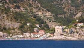 Come raggiungere il borgo di Erchie e le spiagge più belle