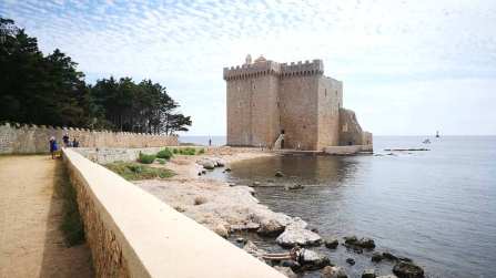 Visitare l’isola monastica di Saint-Honorat al largo di Cannes sulla Costa Azzurra