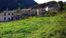 Stavoli, il borgo friulano a cui arriva solo un sentiero di montagna