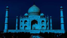 Il Taj Mahal apre di notte per combattere l’overtourism