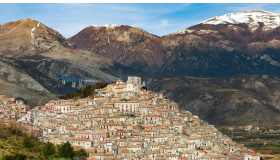 Scorci da sogno e un parco della lavanda nel borgo di Morano Calabro