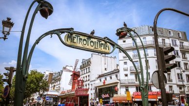 A spasso per Pigalle, all’ombra del Moulin Rouge