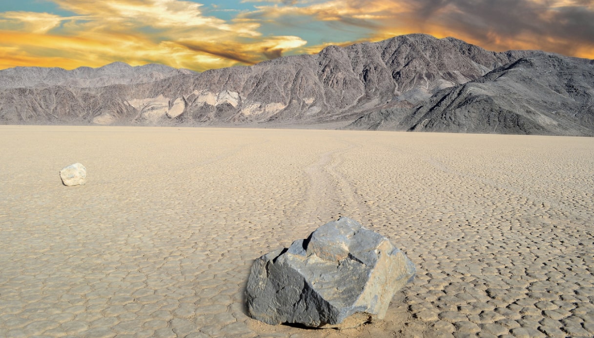 Racetrack Playa: il luogo nella Death Valley dove le rocce si muovono