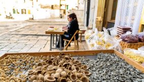 bari-strada-orecchiette