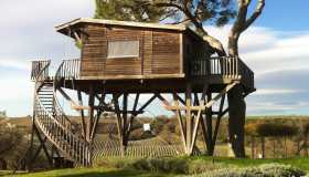 Dormire in una casa sull’albero. Ma super lusso