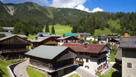 Cosa fare a Sauris, borgo friulano patria del famoso prosciutto