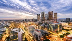 Los Angeles dall’alto è stupenda. Puoi ammirarla da qui