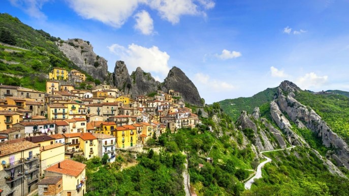 Il borgo di Castelmezzano è tra i luoghi più belli del mondo da vedere