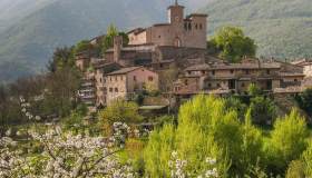 Il “villaggio delle persone brutte” esiste davvero. E si trova in Italia