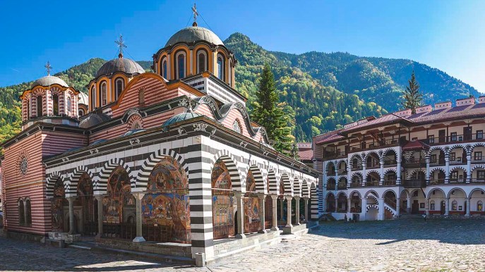 Il monastero di Rila, una cittadella tra le montagne della Bulgaria