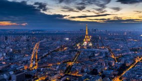 Perché l'orario migliore per vedere la Torre Eiffel è l'una di notte