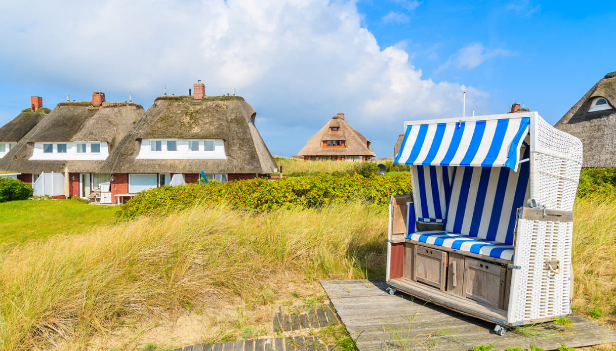 Isola di Sylt: le case e le sedute da spiaggia