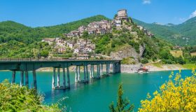 Alla scoperta dello splendido borgo di Castel di Tora