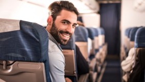 Come utilizzare la toilette in aereo, la guida semi-seria con i consigli di uno steward