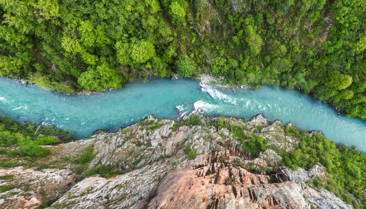 tara canyon montenegro