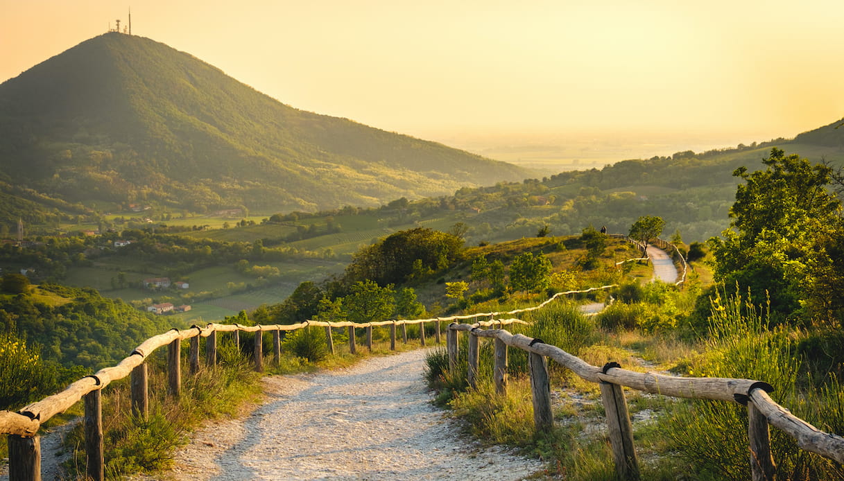 La bellezza dei Colli Euganei, tra borghi incantevoli e terme rinomate