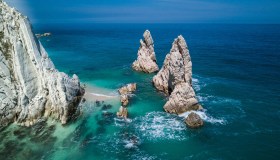 Riviera del Conero: terra di borghi da fiaba circondati da acque cristalline