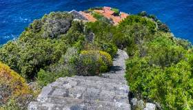 Il borgo ligure di Monesteroli raggiungibile solo da un’antica scalinata