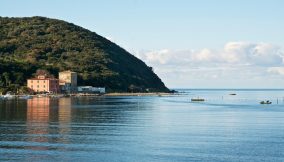 Costa degli Etruschi, in viaggio tra insediamenti e spiagge eccezionali