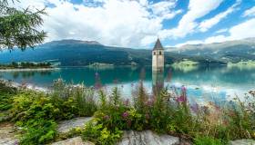 I laghi più belli delle Dolomiti, gemme incastonate tra vette magnifiche
