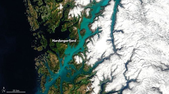 Il fiordo norvegese dallo spazio. L’acqua ha un colore mai visto