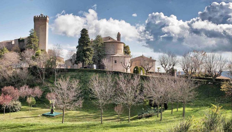 Cosa Vedere Nelle Marche In Camper 3 Borghi Delle Marche In Camper