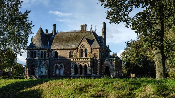 La casa gotica dei sogni è valutata 1€ (base d’asta) e vi aspetta in Scozia