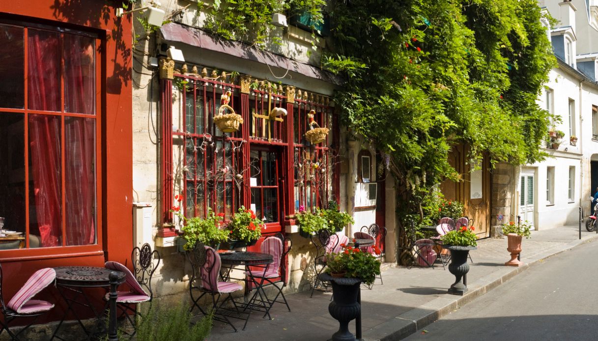 Una caffetteria a Parigi