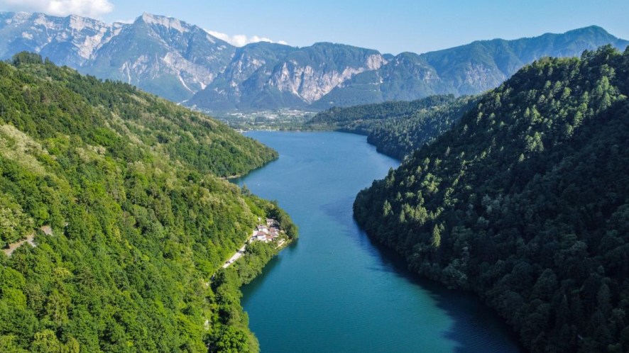 Il Lago di Levico, perla turchese del Trentino