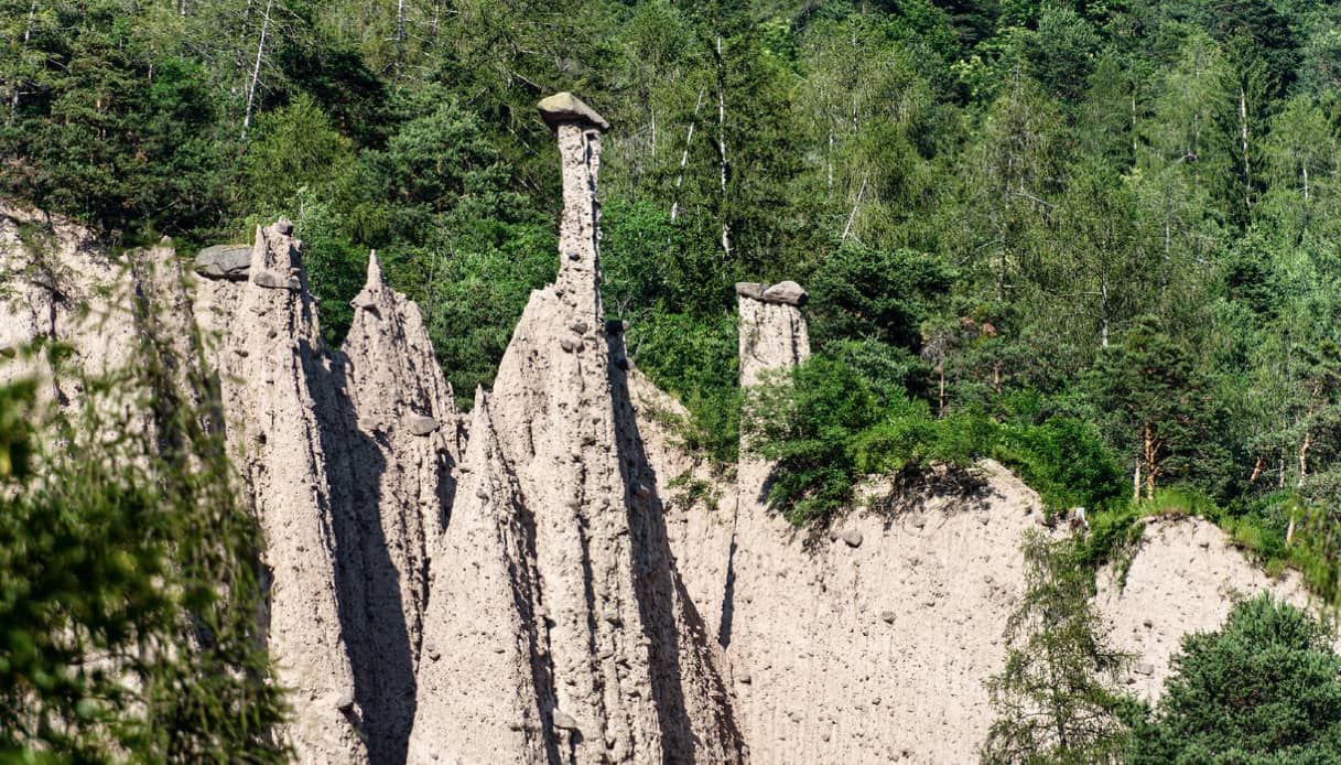 Anche l’Italia ha le sue piramidi: si trovano in Trentino