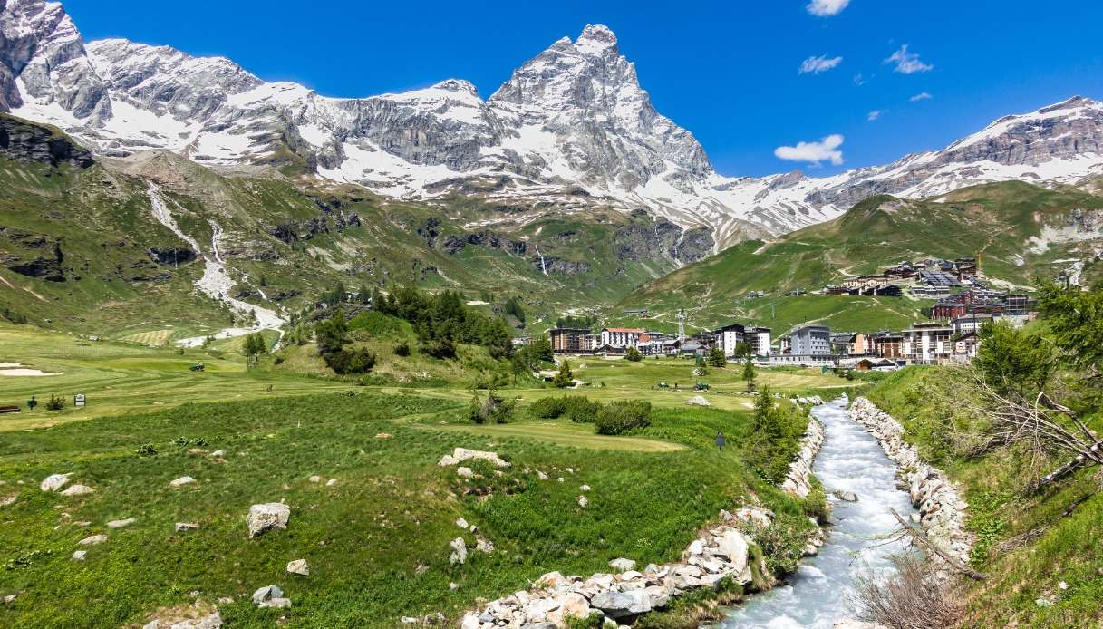 Viaggio in Valtournenche, all'ombra del monte Cervino