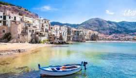 Cefalù e le sue spiagge da sogno, in Sicilia