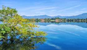 Il lago di Monate, tra leggende e piccoli borghi immersi nella natura