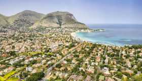 Mondello, perla siciliana: borgo e spiagge incantevoli